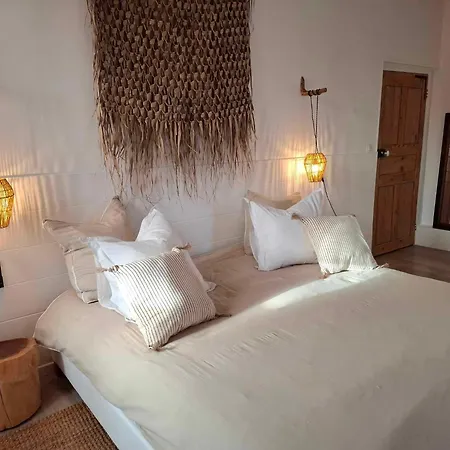 Mas Notre-dame, Adults Only, Situation Ideale, Grand Jardin Paisible Guest house